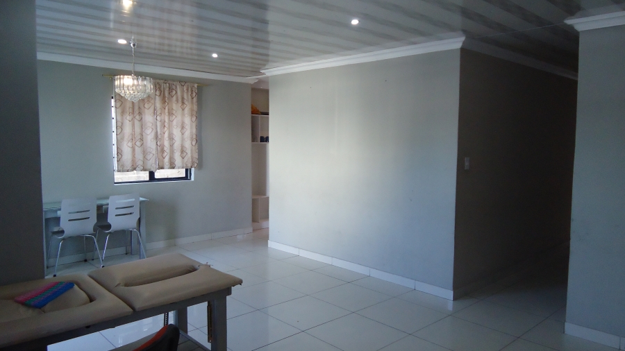 4 Bedroom Property for Sale in The Connifers Western Cape